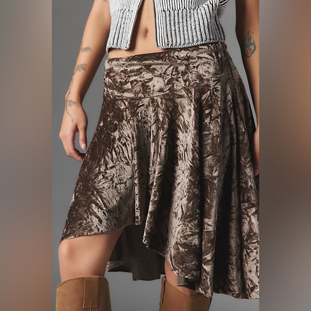 Urban Outfitters Willa Crushed Velvet Mini Skirt